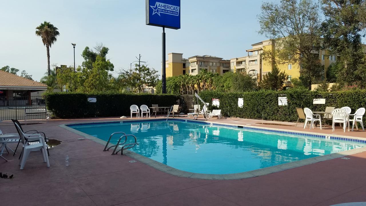 Americas Best Value Inn & Suites エスコンディド エクステリア 写真
