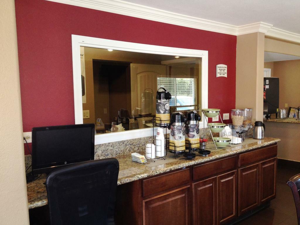 Americas Best Value Inn & Suites エスコンディド エクステリア 写真